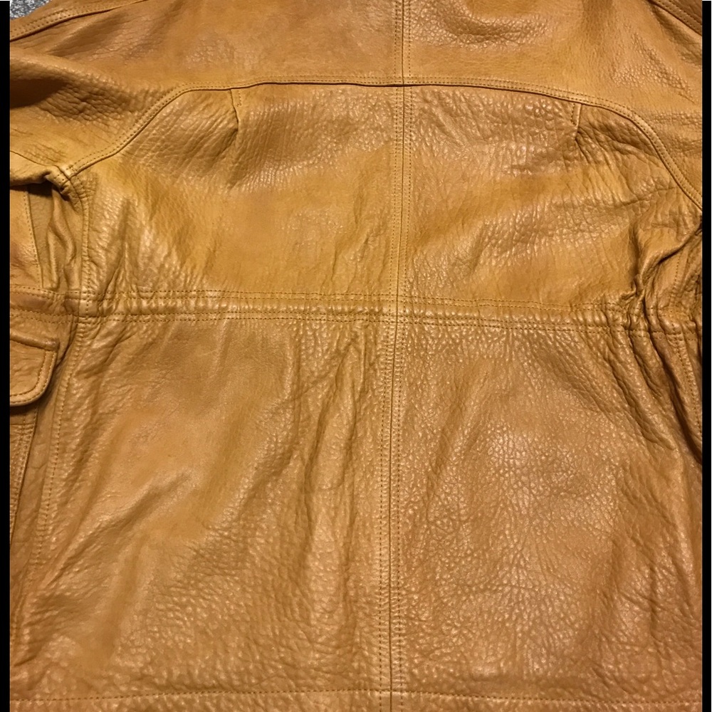 Gorgeous & Timeless Leather jacket - Picture 4 of 11